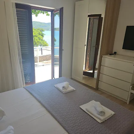 Daire Sandra I Davor Lonic *