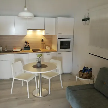 Apartment Sandra I Davor Lonic Kukljica