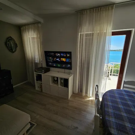 Apartment Sandra I Davor Lonic Kukljica