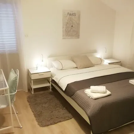 Apartment Sandra I Davor Lonic Kukljica