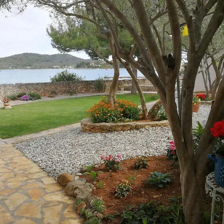 Apartment Sandra I Davor Lonic *
